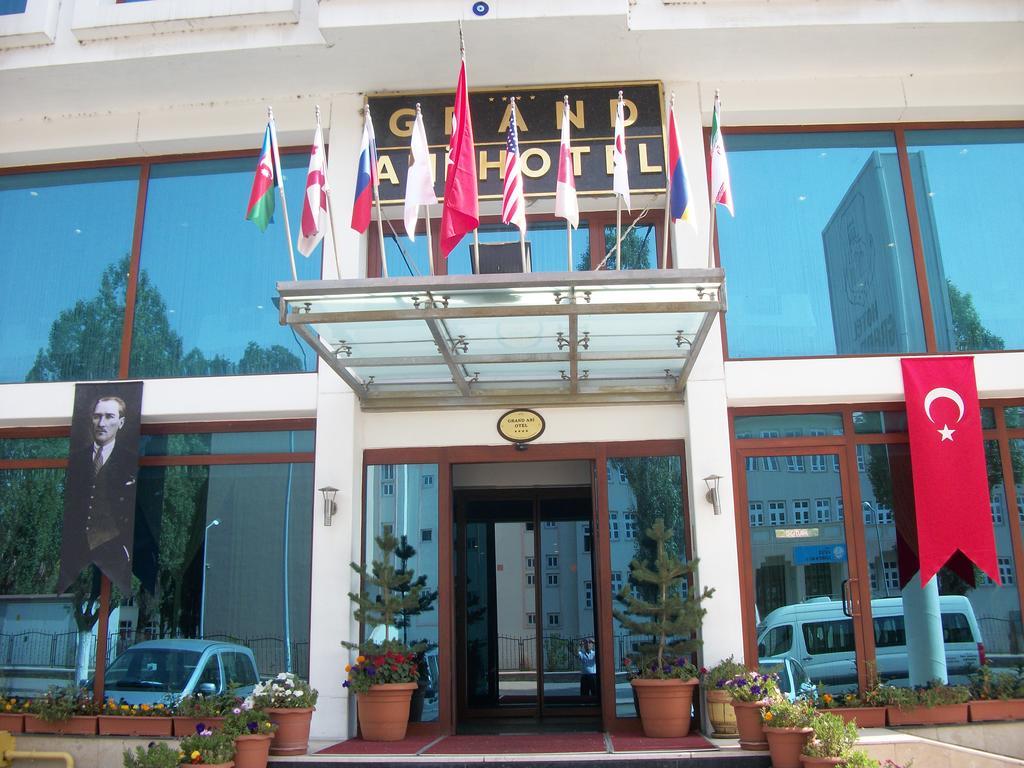 Grand Ani Hotel Kars Exteriér fotografie